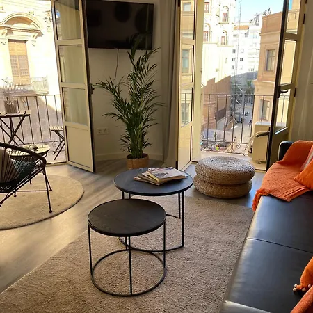 Center Flat Cathedral Apartment *